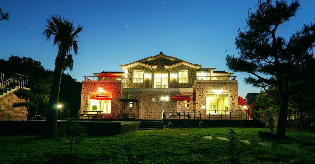 Jeju Olleh House Villa Exterior photo