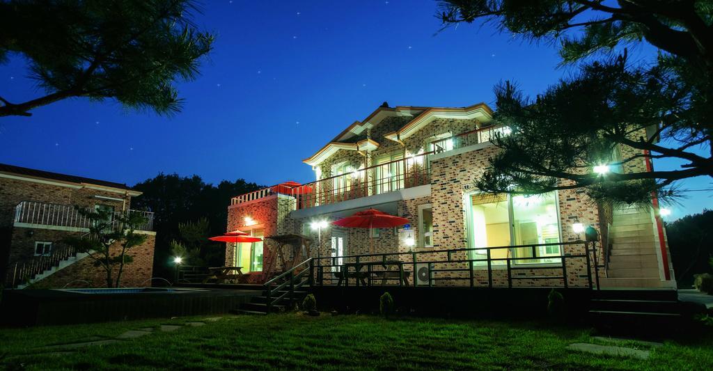 Jeju Olleh House Villa Exterior photo