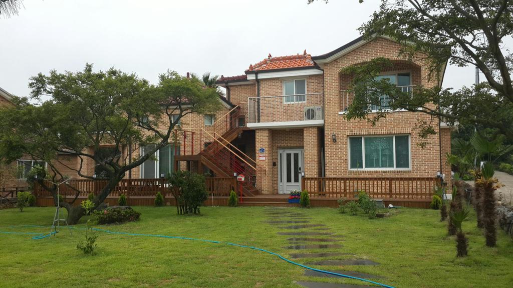 Jeju Olleh House Villa Exterior photo
